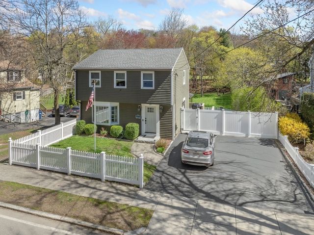 19 Lebanon, Melrose, MA 02176