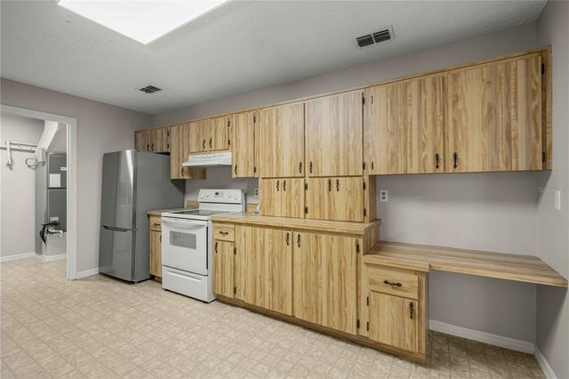 12185 SE 61ST COURT, Belleview, FL 34420