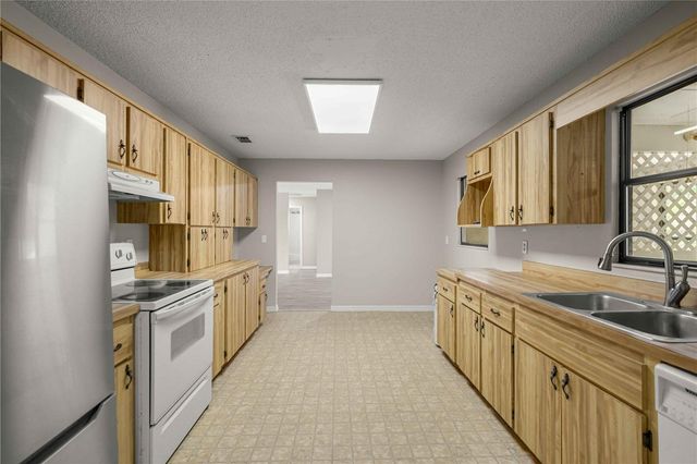 12185 SE 61ST COURT, Belleview, FL 34420