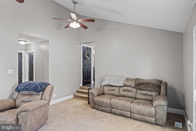 86 DEER PARK CIR, Blackwood, NJ 08012