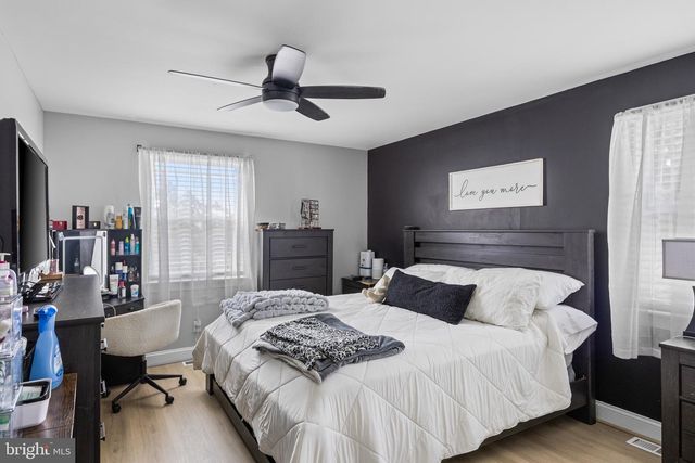 86 DEER PARK CIR, Blackwood, NJ 08012