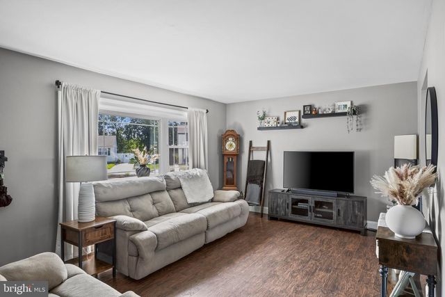 86 DEER PARK CIR, Blackwood, NJ 08012