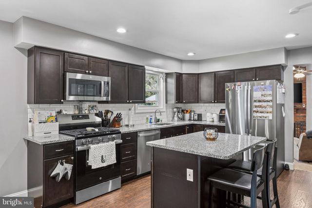 86 DEER PARK CIR, Blackwood, NJ 08012
