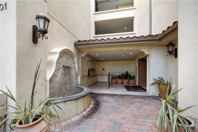 401 Bernard Street 409, Costa Mesa, CA 92627