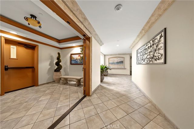 401 Bernard Street 409, Costa Mesa, CA 92627