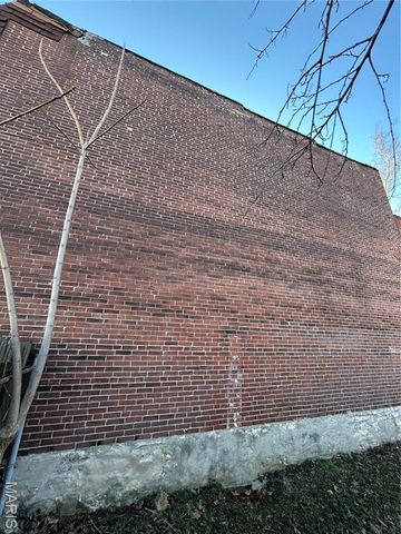 1323 N Taylor Avenue, St Louis, MO 63113