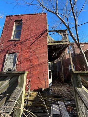 1323 N Taylor Avenue, St Louis, MO 63113