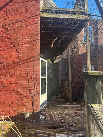 1323 N Taylor Avenue, St Louis, MO 63113