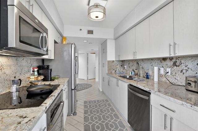 1000 Island Boulevard 503, Aventura, FL 33160