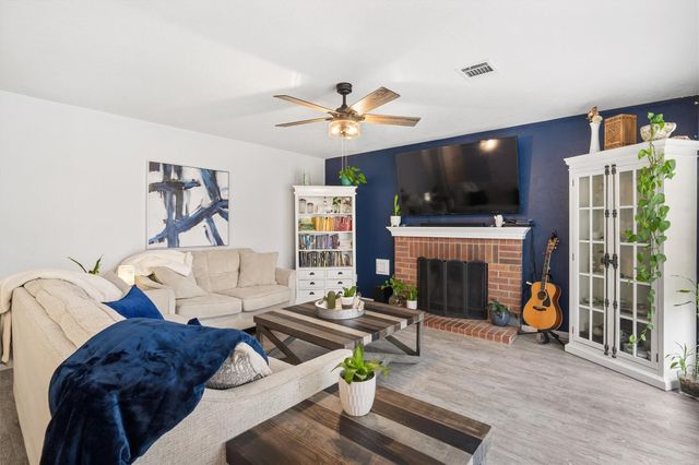 819 Rolling Run Court, Houston, TX 77062