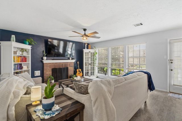 819 Rolling Run Court, Houston, TX 77062