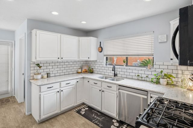 819 Rolling Run Court, Houston, TX 77062