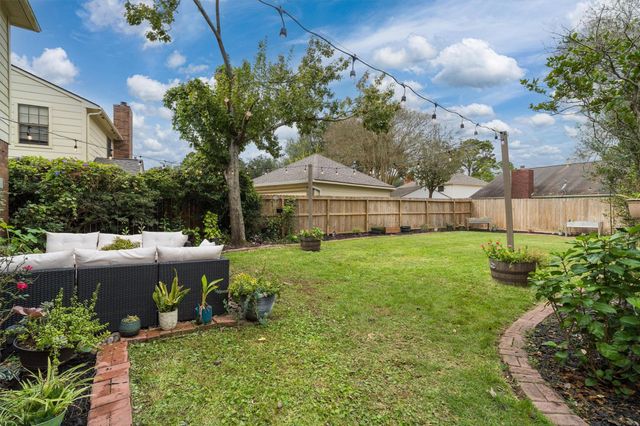 819 Rolling Run Court, Houston, TX 77062