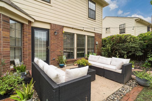 819 Rolling Run Court, Houston, TX 77062