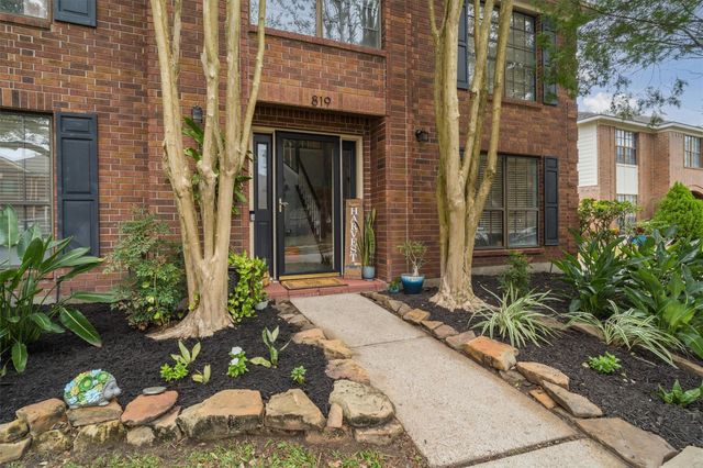 819 Rolling Run Court, Houston, TX 77062