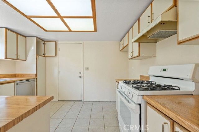 1700 E Avenue Q14 # 8, Palmdale, CA 93550