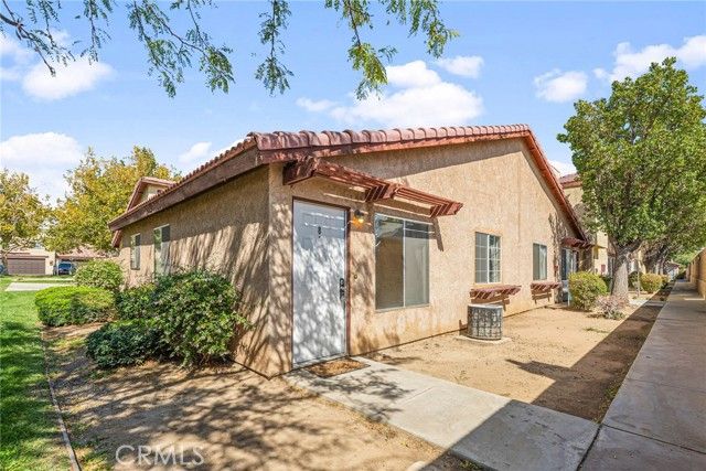 1700 E Avenue Q14 # 8, Palmdale, CA 93550