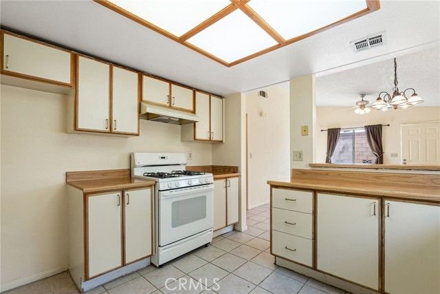 1700 E Avenue Q14 # 8, Palmdale, CA 93550