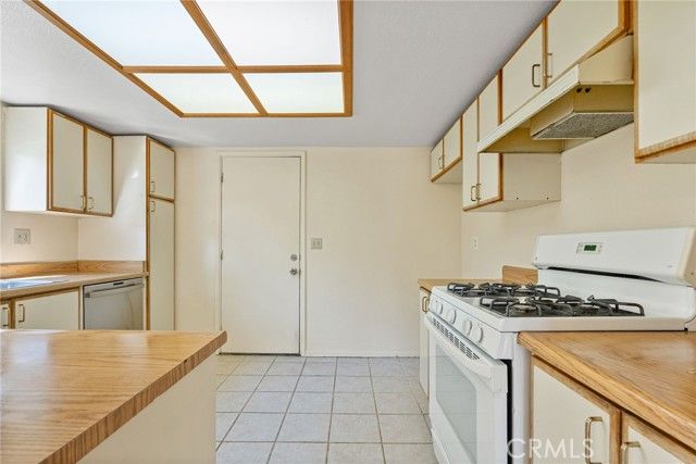 1700 E Avenue Q14 # 8, Palmdale, CA 93550