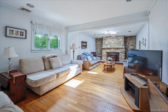 32 Carolina Drive, New City, NY 10956