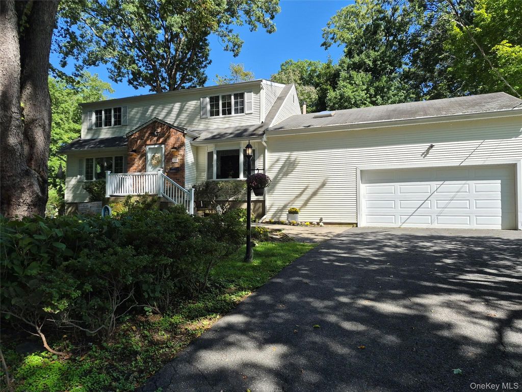 32 Carolina Drive, New City, NY 10956 — photo 2