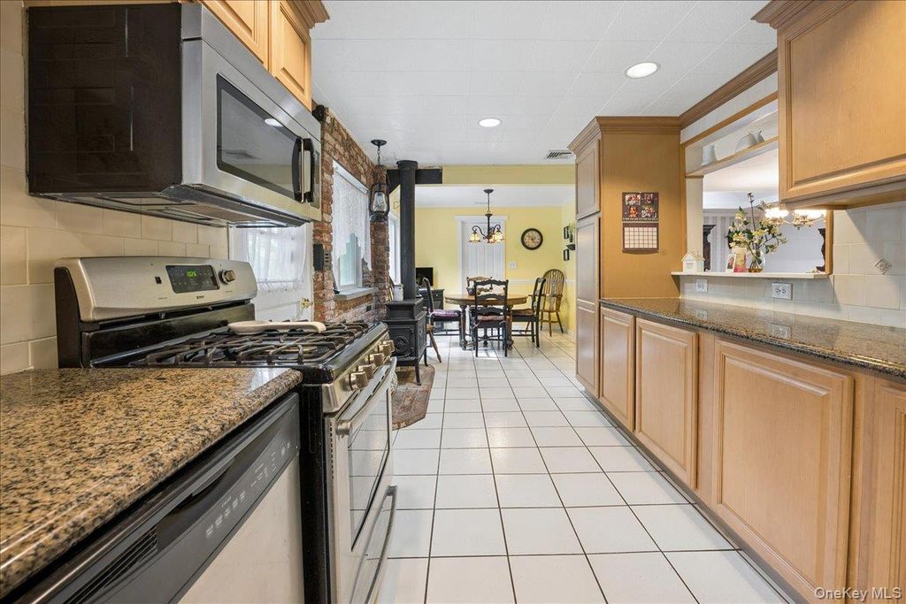 32 Carolina Drive, New City, NY 10956 — photo 4
