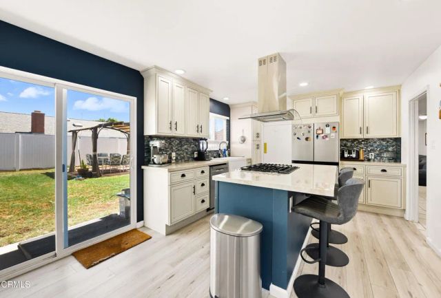 1820 Temple Avenue, Camarillo, CA 93010