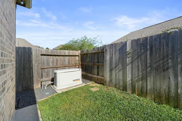 19219 Yellow Chestnut Lane, New Caney, TX 77357