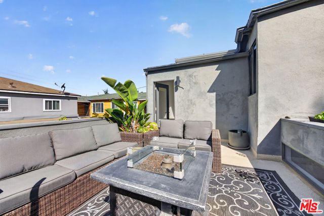 1727 Delaware Avenue, Santa Monica, CA 90404