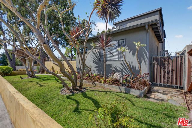 1727 Delaware Avenue, Santa Monica, CA 90404