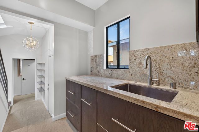 1727 Delaware Avenue, Santa Monica, CA 90404