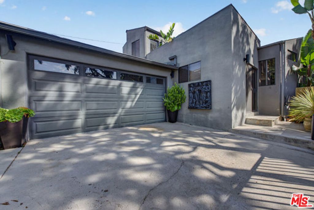1727 Delaware Avenue, Santa Monica, CA 90404