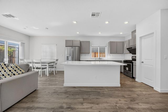 655 Jefferson St, Lincoln, CA 95648
