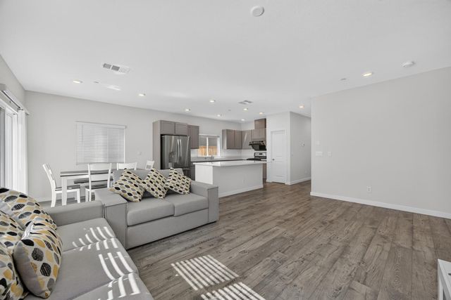 655 Jefferson St, Lincoln, CA 95648