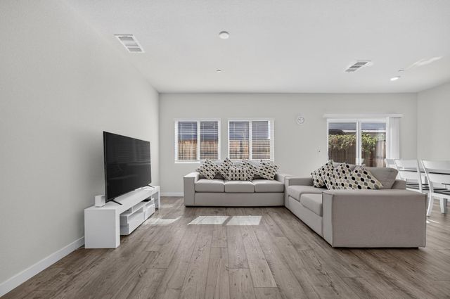 655 Jefferson St, Lincoln, CA 95648