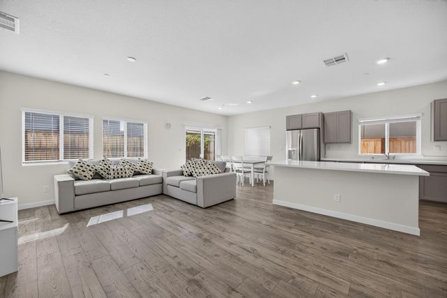 655 Jefferson St, Lincoln, CA 95648