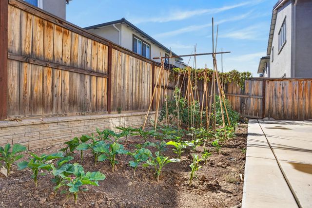 655 Jefferson St, Lincoln, CA 95648