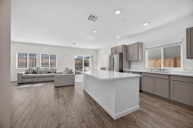 655 Jefferson St, Lincoln, CA 95648
