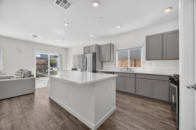655 Jefferson St, Lincoln, CA 95648