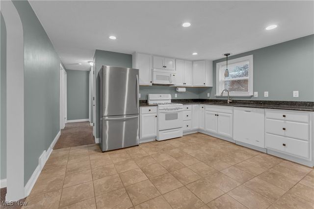 627 Poland Avenue, Struthers, OH 44471