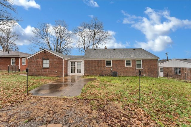 627 Poland Avenue, Struthers, OH 44471