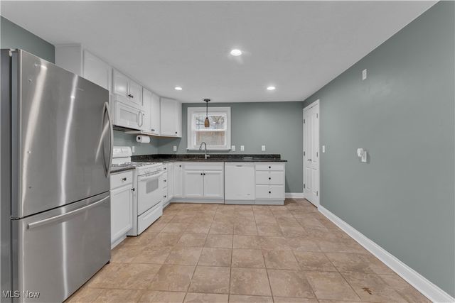 627 Poland Avenue, Struthers, OH 44471