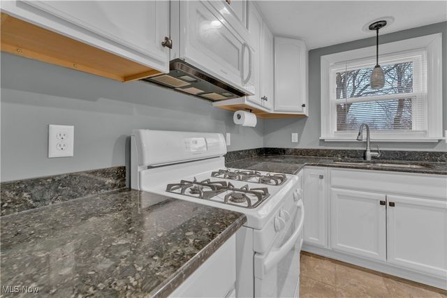 627 Poland Avenue, Struthers, OH 44471