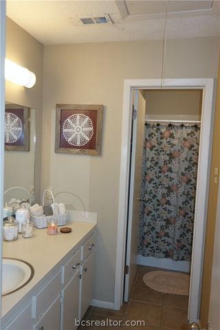 2905 Broadmoor Drive, Bryan, TX 77802