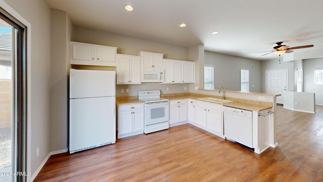 26176 W BURNETT Road, Buckeye, AZ 85396