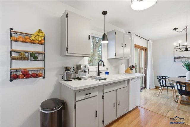 2322 LOCKWOOD DR, Rapid City, SD 57702