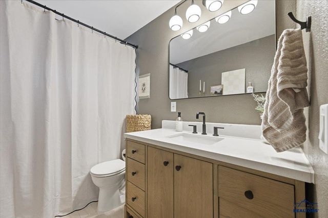 2322 LOCKWOOD DR, Rapid City, SD 57702