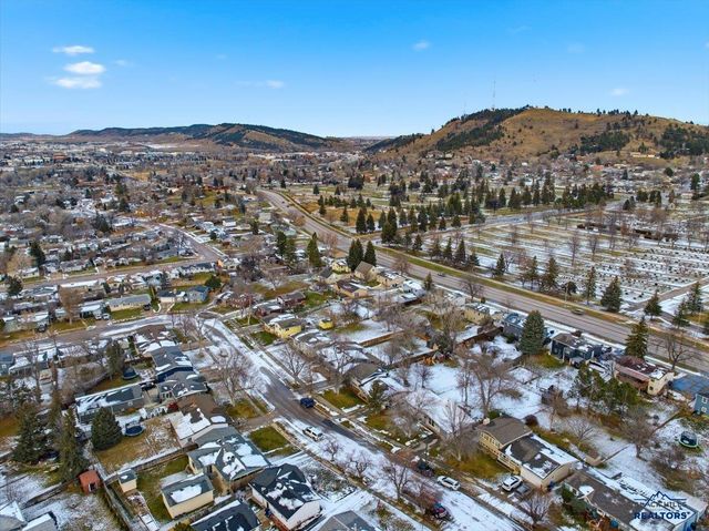 2322 LOCKWOOD DR, Rapid City, SD 57702