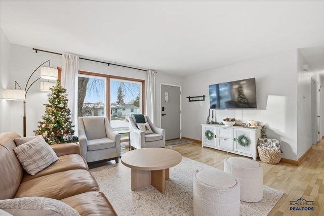 2322 LOCKWOOD DR, Rapid City, SD 57702