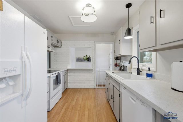 2322 LOCKWOOD DR, Rapid City, SD 57702